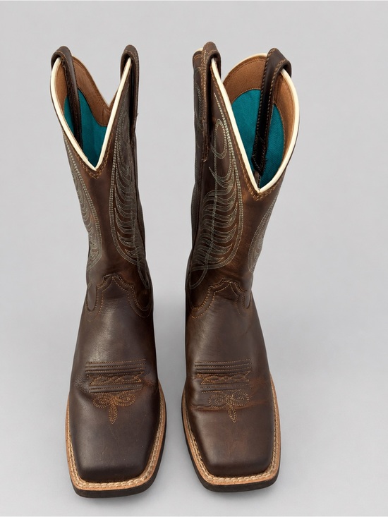 Ariat Shoes - Ariat Round Up 7C Wide
Square Toe Brown Teal Leather
Western Cowgirl Boots
